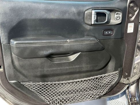 Used 2018 Jeep Wrangler Unlimited Sahara image 23