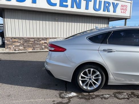 Used 2019 Ford Fusion SEL image 12