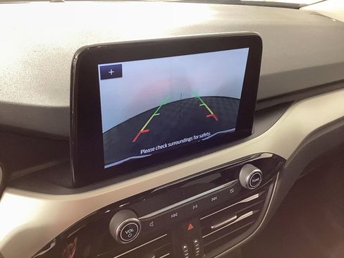 Used 2022 Ford Escape SE w/ SE Sport Appearance Package image 28