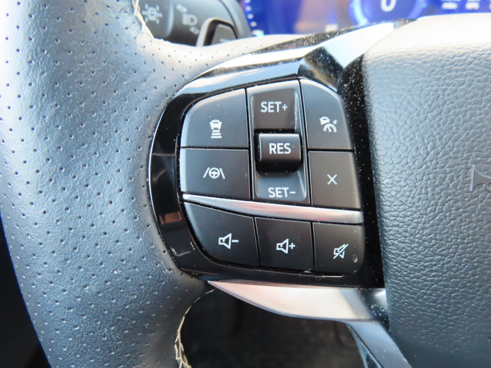 Used 2023 Ford Explorer ST w/ Equipment Group 401A AWD/4WD image 19