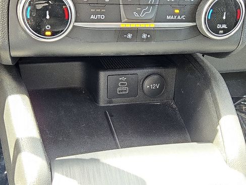 Used 2025 Ford Escape Active AWD/4WD image 29