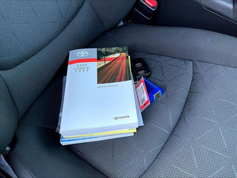 Used 2023 Toyota RAV4 XLE image 31