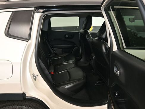 Used 2020 Jeep Compass Limited w/ Premium Lighting Group AWD/4WD image 34