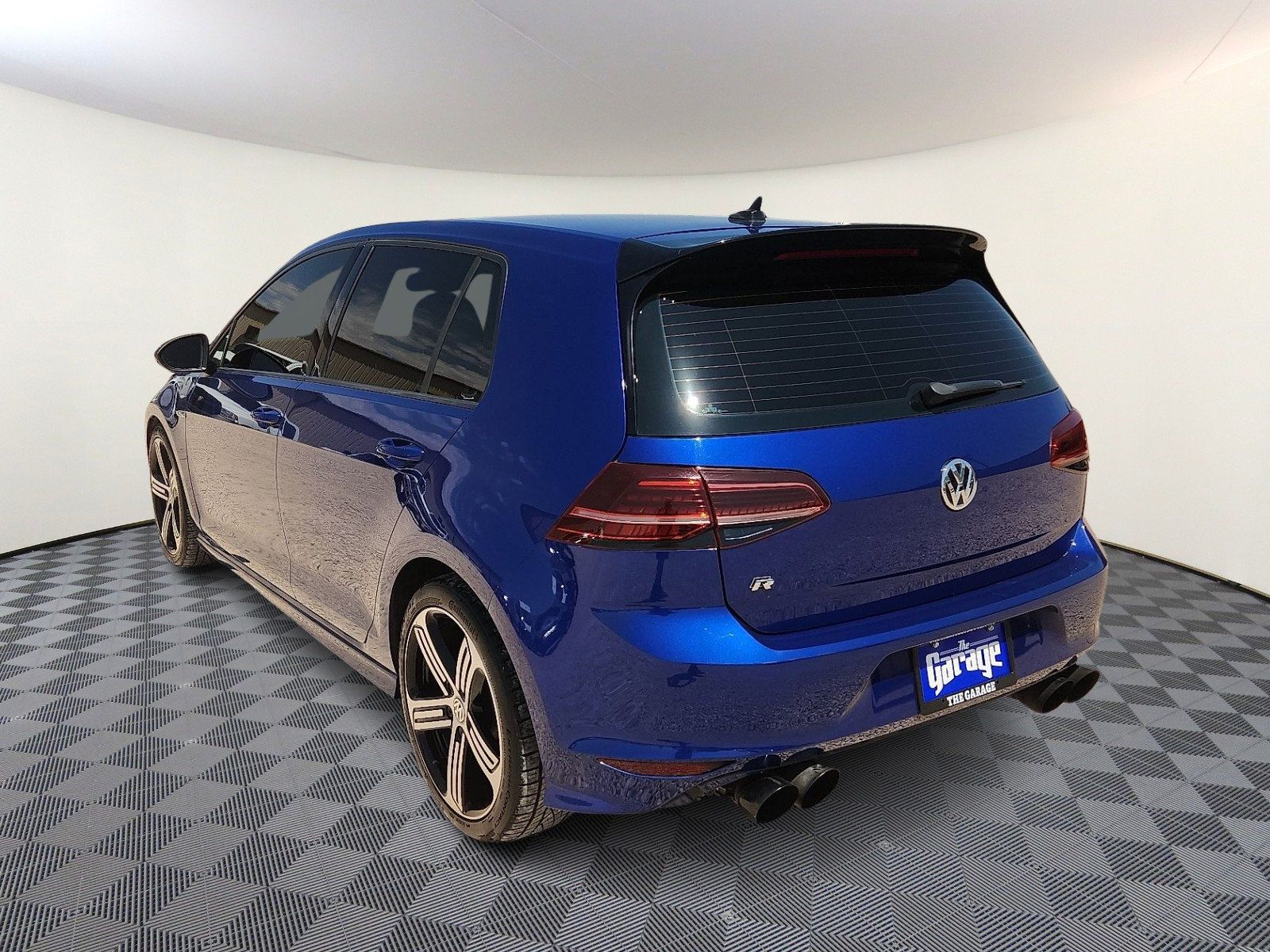 Used 2015 Volkswagen Golf R 4-Door AWD/4WD image 3