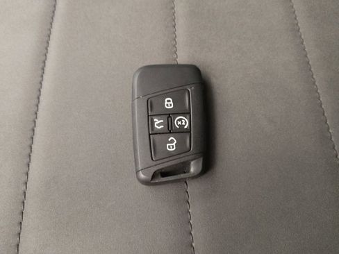 Used 2023 Volkswagen Taos SE FWD image 32