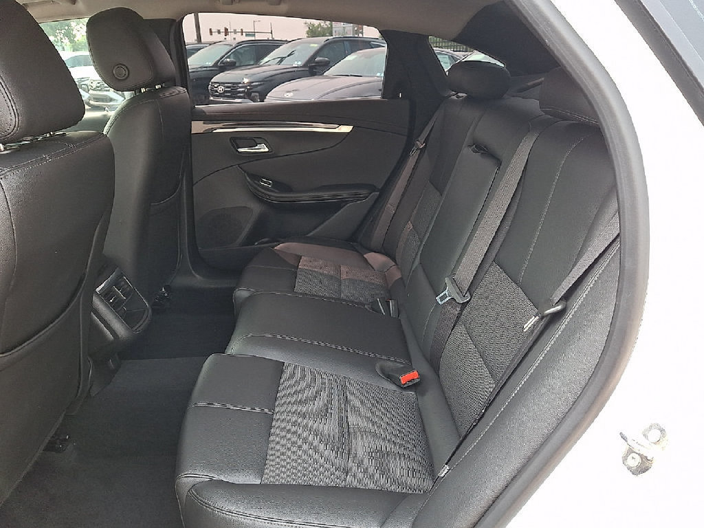 Used 2019 Chevrolet Impala LT FWD image 7