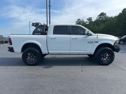 Used 2017 RAM 1500 Laramie w/ Convenience Group AWD/4WD image 4