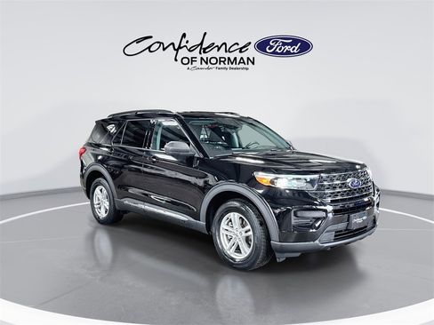 Used 2022 Ford Explorer XLT image 11