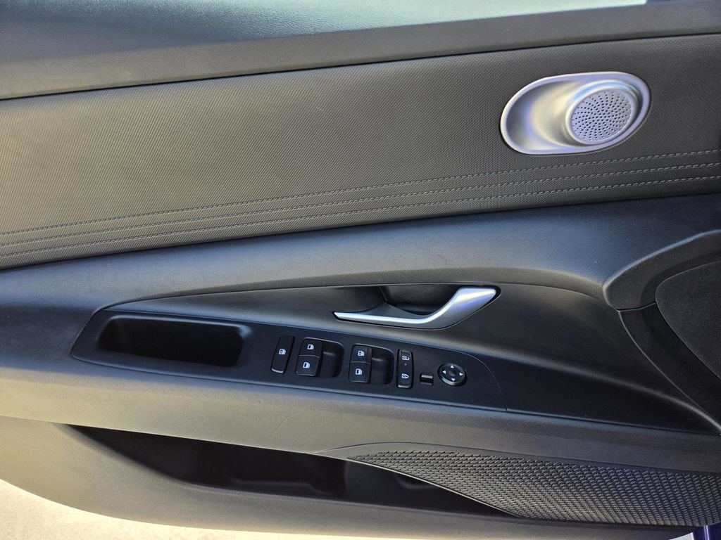 Used 2024 Hyundai Elantra SEL FWD image 14