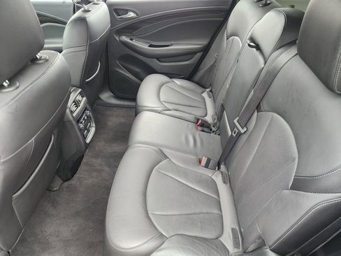 Used 2019 Buick Envision Essence FWD image 30