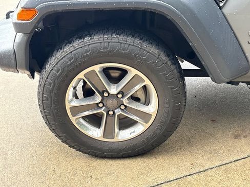Used 2018 Jeep Wrangler Unlimited Sport S AWD/4WD image 11