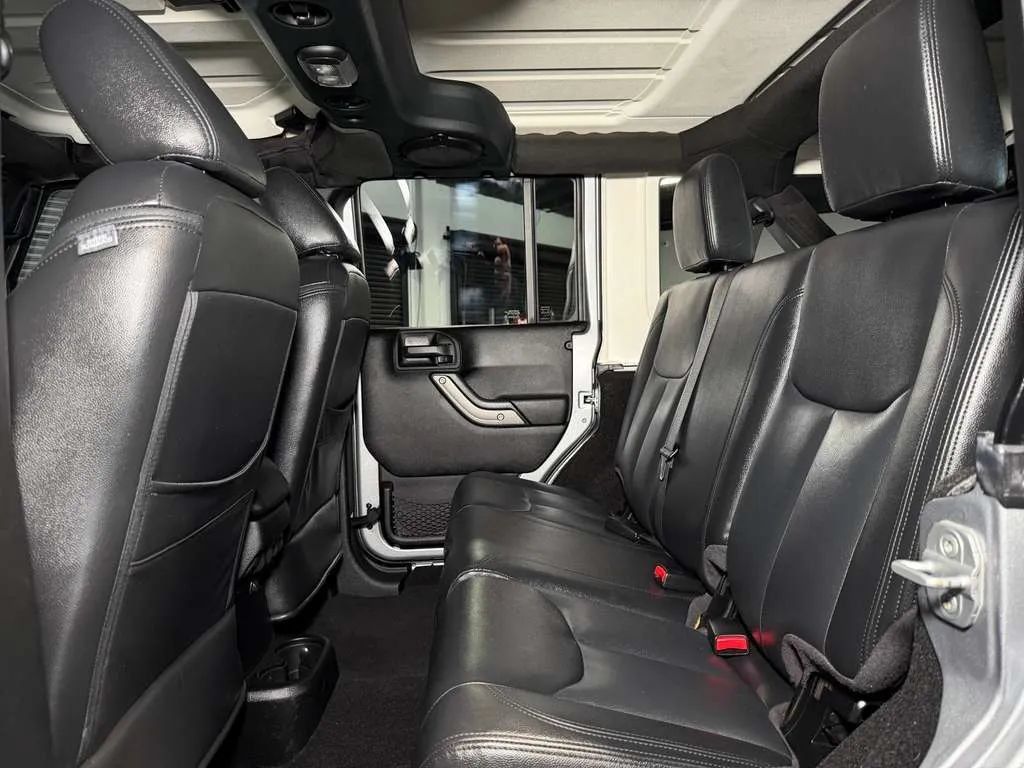 Used 2013 Jeep Wrangler Unlimited Sport AWD/4WD image 16