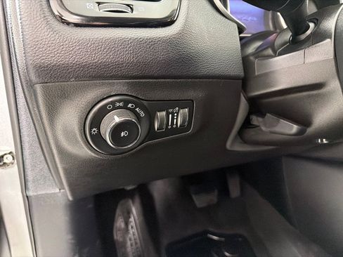 Used 2018 Jeep Compass Limited image 14
