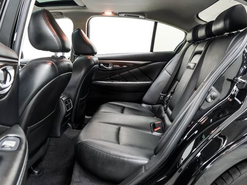 Used 2018 INFINITI Q50 Luxe w/ Essential Package (2.0T Luxe) AWD/4WD image 18