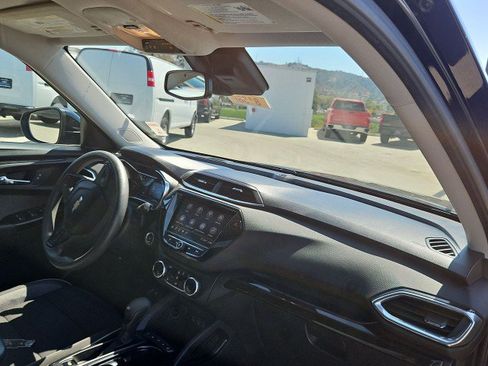 Used 2021 Chevrolet TrailBlazer LT w/ Convenience Package FWD image 28
