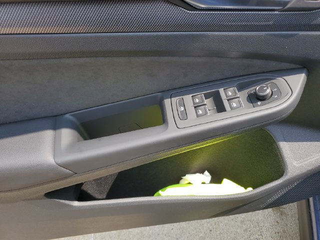 New 2026 Volkswagen GTI SE FWD image 19