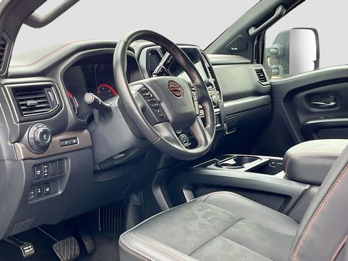 Used 2023 Nissan Titan PRO-4X image 9
