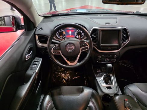 Used 2017 Jeep Cherokee Trailhawk image 15