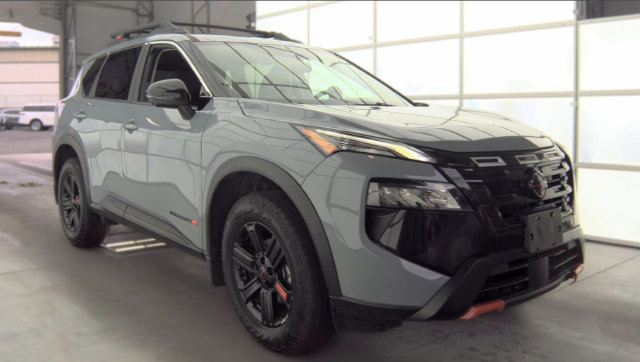 Used 2025 Nissan Rogue SV w/ Rock Creek Premium Package AWD/4WD image 4