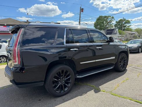 Used 2020 Cadillac Escalade Luxury AWD/4WD image 5