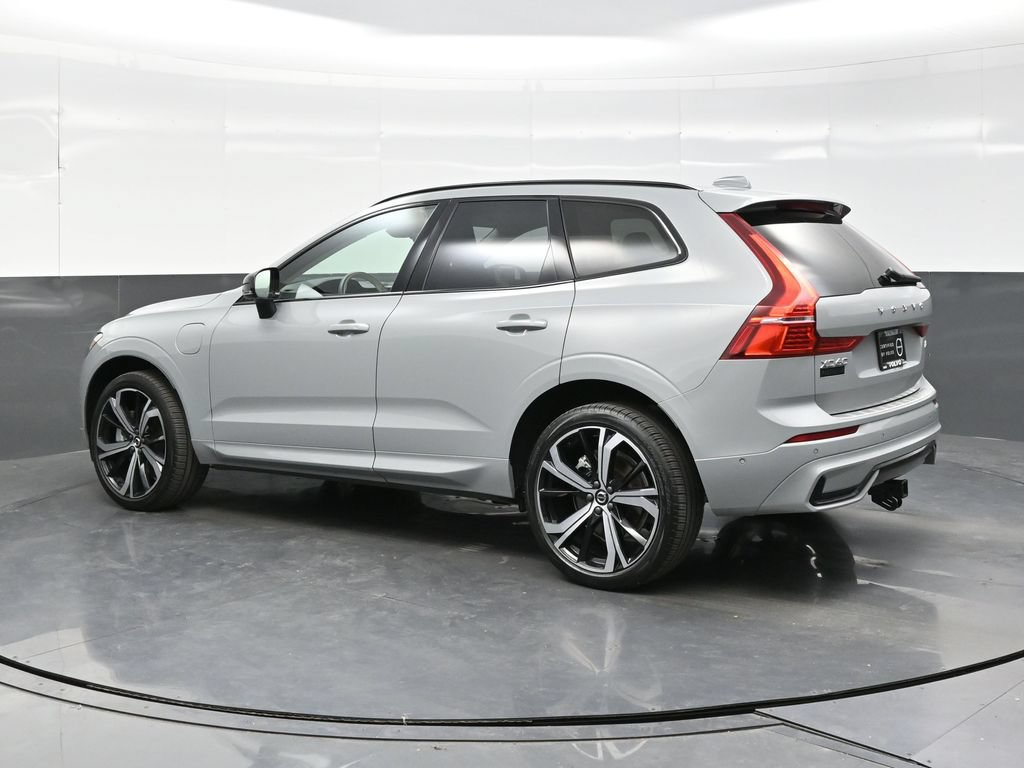 Used 2025 Volvo XC60 T8 Ultra w/ Protection Package Premier AWD/4WD image 4