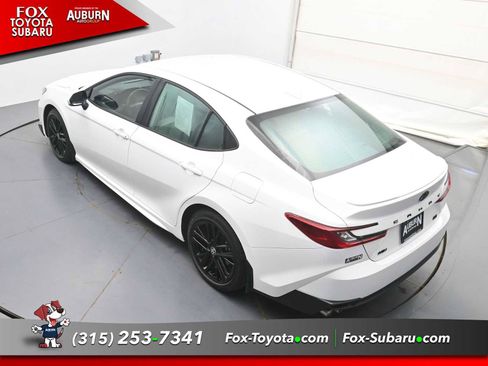 Used 2025 Toyota Camry SE w/ Convenience Package FWD image 29