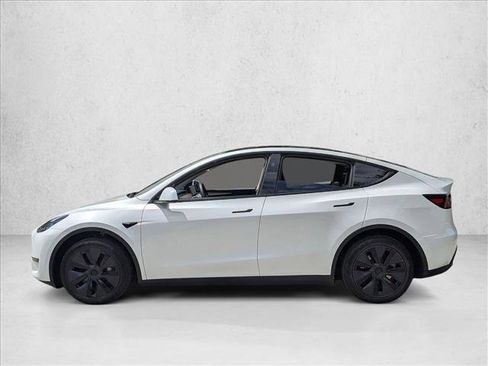 Used 2025 Tesla Model Y Long Range AWD/4WD image 9