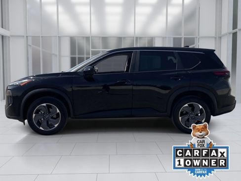 Used 2025 Nissan Rogue SV FWD image 3