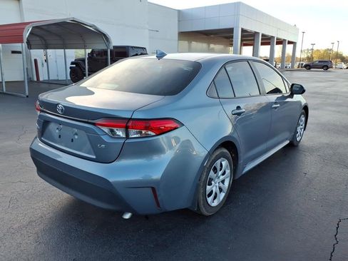Used 2025 Toyota Corolla LE image 3