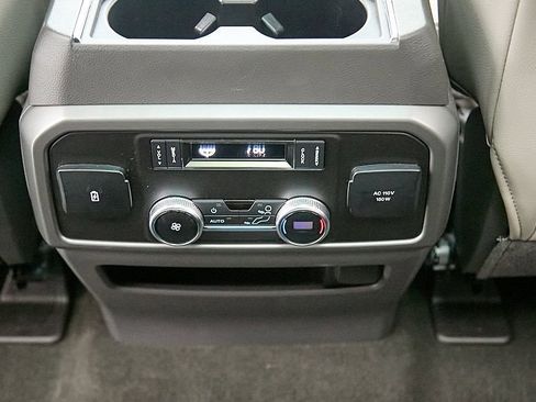 Used 2019 Ford Expedition XLT w/ Equipment Group 202A image 31