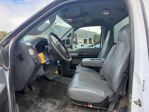 Used 2022 Ford F750 2WD Regular Cab Super Duty image 10
