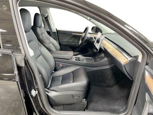 Certified 2023 Tesla Model Y Long Range AWD/4WD image 13