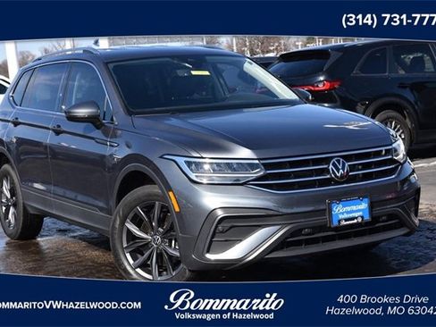 Used 2023 Volkswagen Tiguan SE image 1