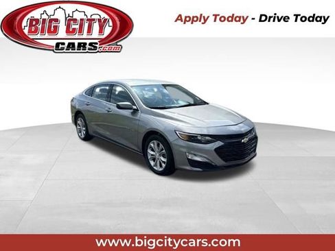 Used 2025 Chevrolet Malibu LT FWD image 1