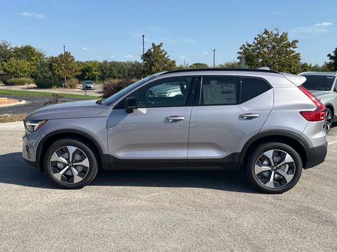 New 2026 Volvo XC40 B5 Plus w/ Climate Package image 8