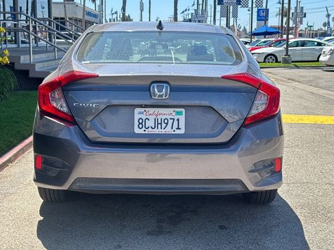 Used 2018 Honda Civic EX image 6