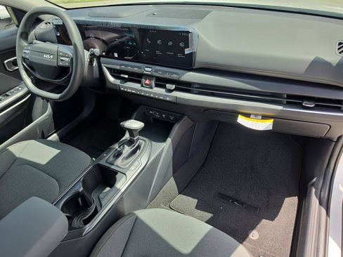 New 2026 Kia K4 FWD image 11