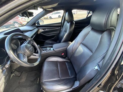 Used 2019 MAZDA MAZDA3 Hatchback w/ Premium Package image 11