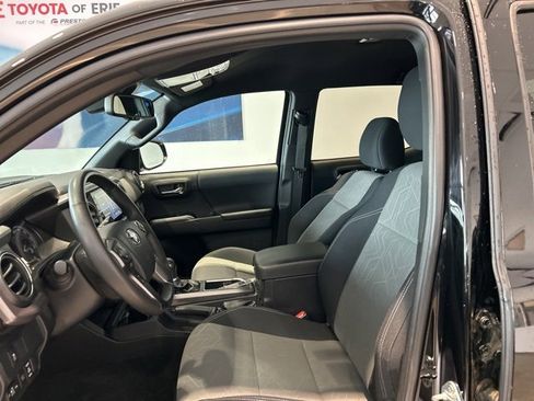 Used 2023 Toyota Tacoma TRD Sport image 13