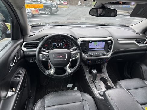 Used 2018 GMC Acadia SLT image 2