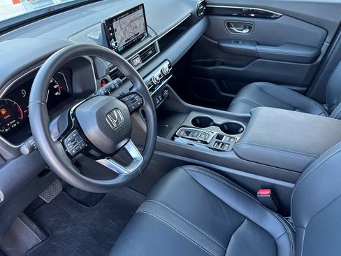 Used 2025 Honda Pilot Touring image 10