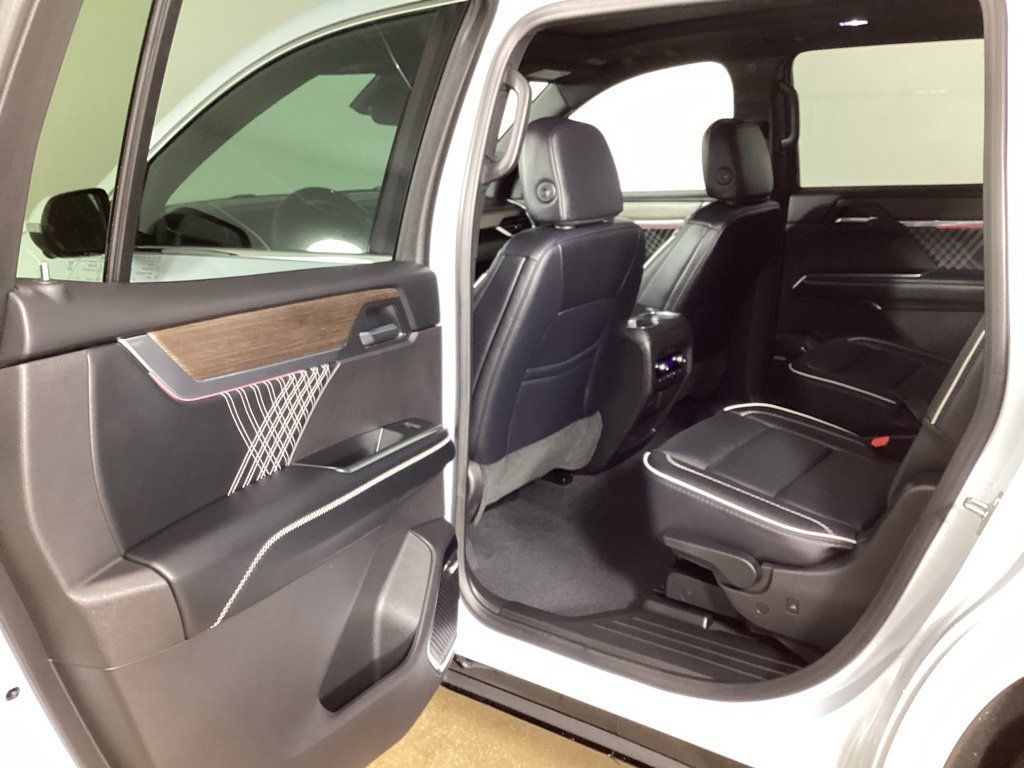 Used 2026 GMC Acadia Denali w/ Super Cruise Package AWD/4WD image 22