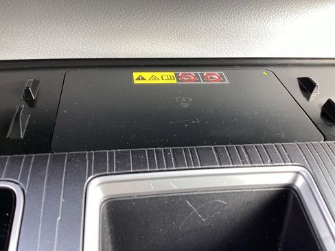 Used 2025 Toyota Sienna LE image 22