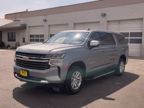 Used 2024 Chevrolet Suburban LT AWD/4WD image 5