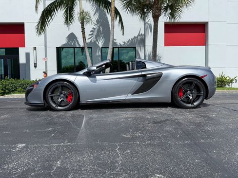 Used 2015 McLaren 650S Spider RWD image 9