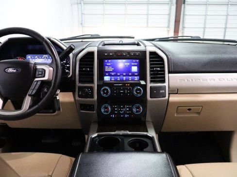 Used 2020 Ford F250 Lariat w/ Lariat Value Package AWD/4WD image 7