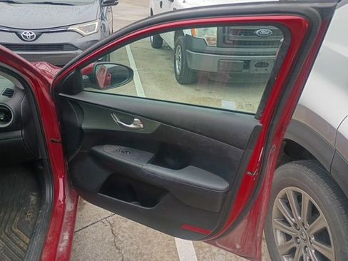Used 2020 Kia Forte LXS FWD image 25