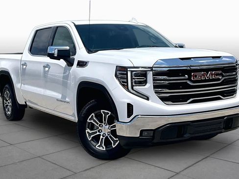 Used 2025 GMC Sierra 1500 SLT RWD image 3
