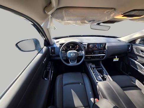 New 2026 Nissan Pathfinder SL image 15