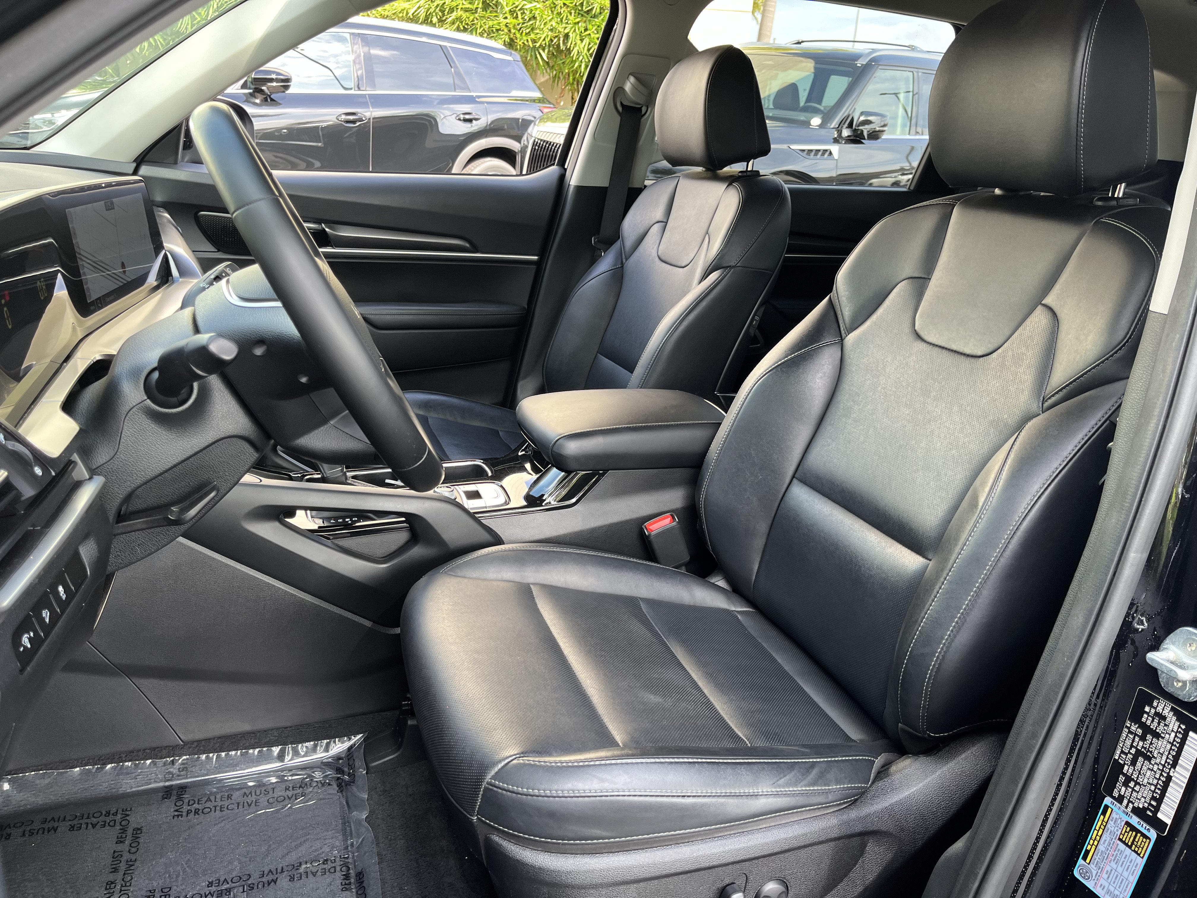Used 2023 Kia Telluride S w/ S Sunroof Package FWD image 2